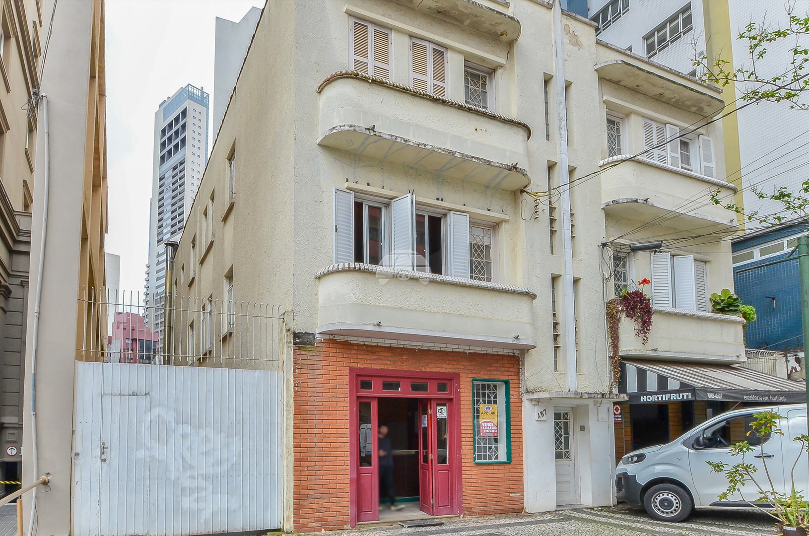 Casa Comercial à venda em Centro, Curitiba — Portal Chave Fácil
