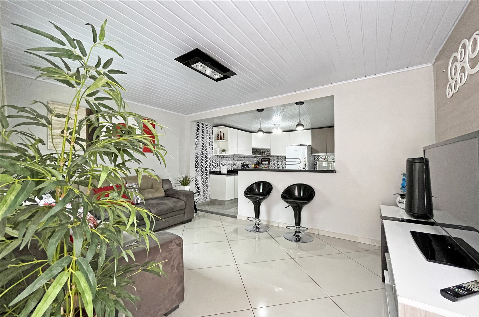 Casa para alugar em Sítio Cercado, Curitiba — Portal Chave Fácil