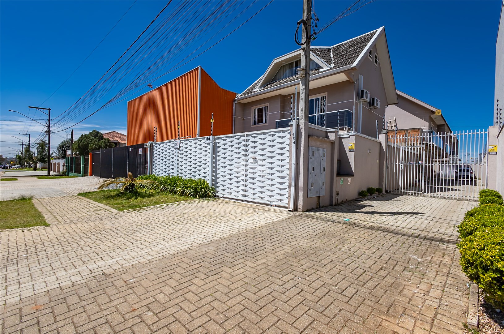 Casa à venda em Sítio Cercado, Curitiba — Portal Chave Fácil