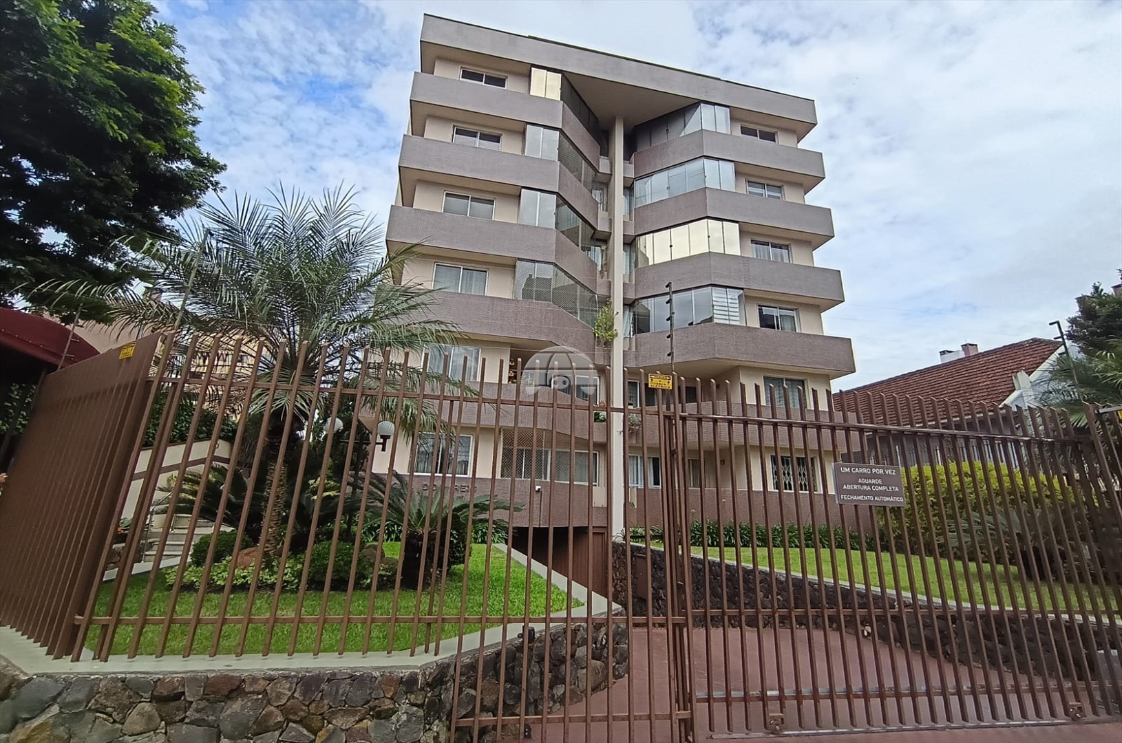 Apartamento para alugar em Ahú, Curitiba — Portal Chave Fácil
