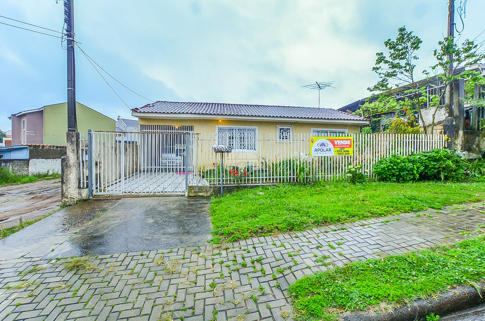 Casa à venda em Capão Raso, Curitiba — Portal Chave Fácil