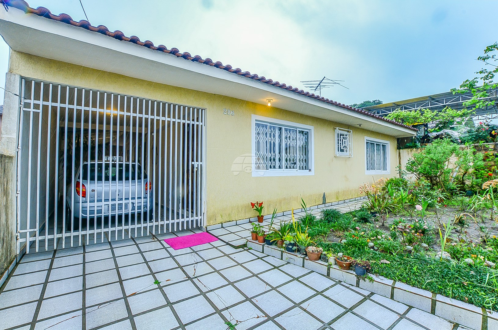 Casa à venda em Capão Raso, Curitiba — Portal Chave Fácil