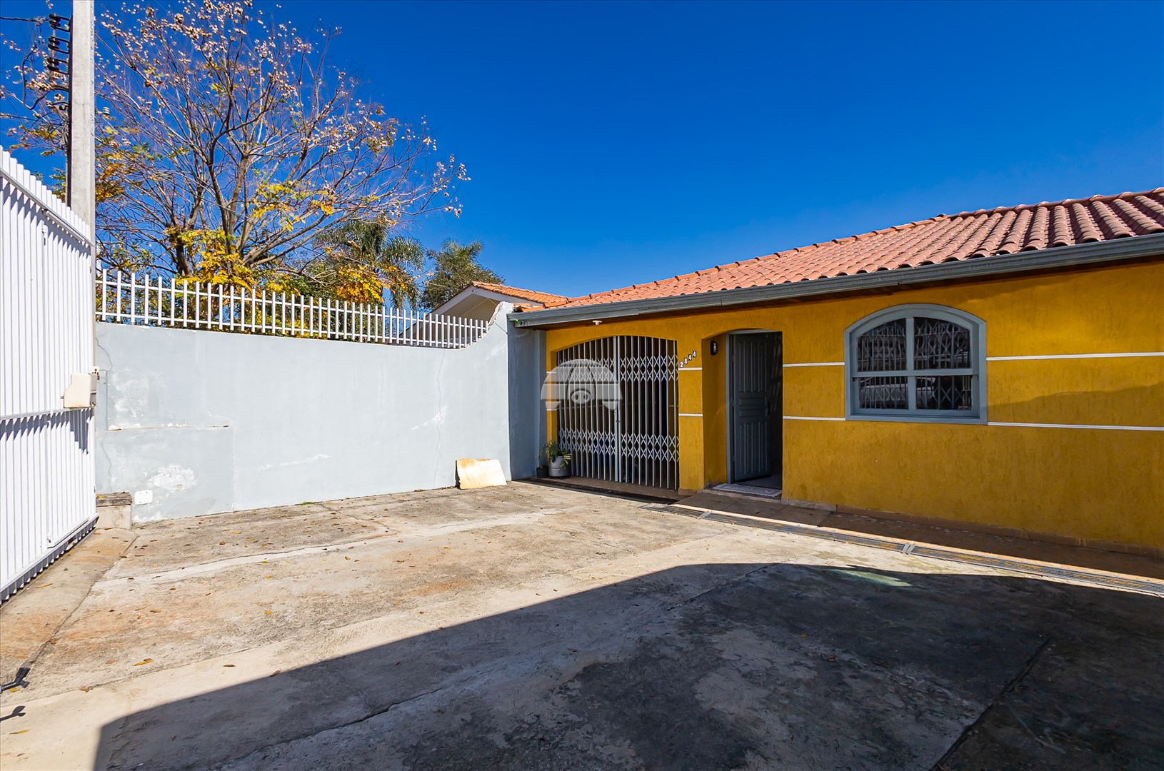 Casa à venda em Bacacheri, Curitiba — Portal Chave Fácil