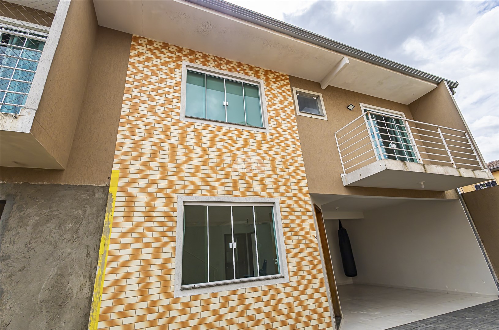 Casa à venda em Pinheirinho, Curitiba — Portal Chave Fácil