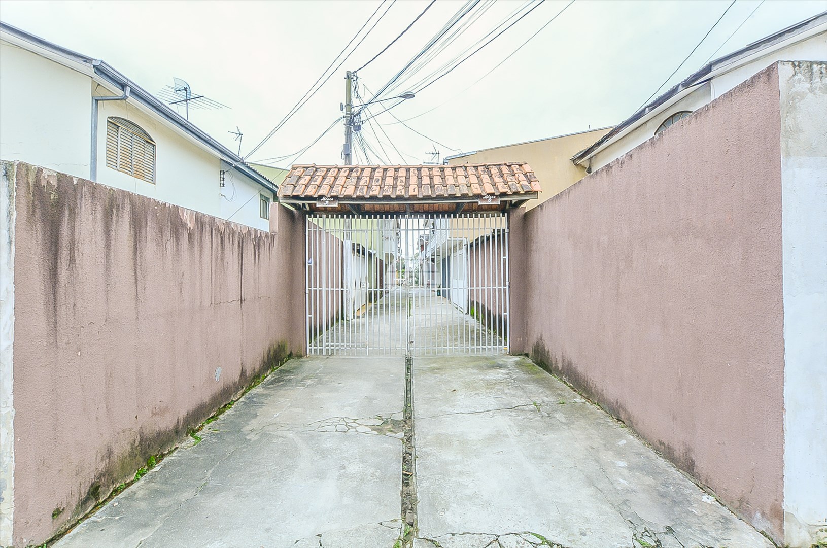 Casa à venda em Alto Boqueirão, Curitiba — Portal Chave Fácil