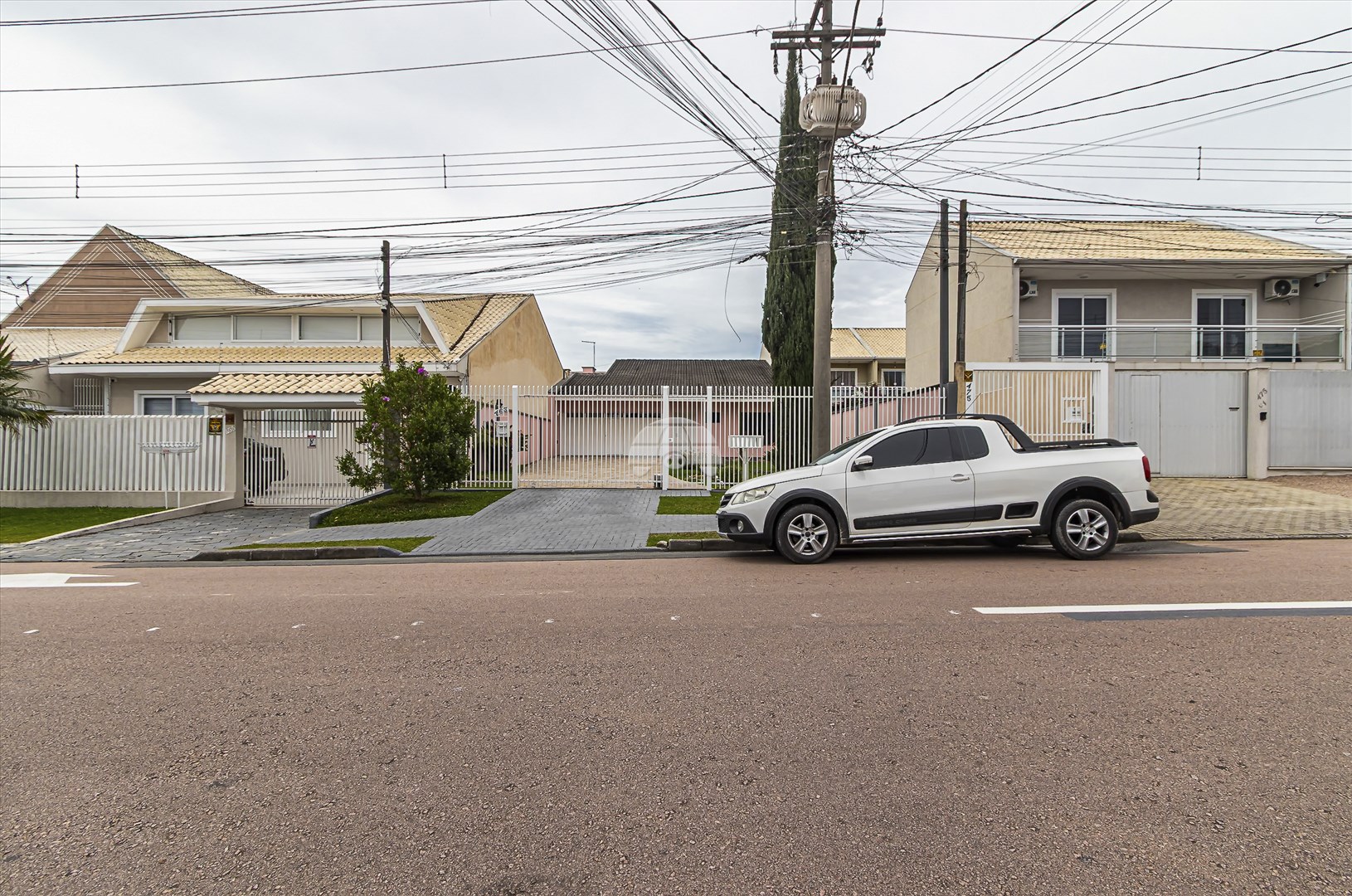 Casa à venda em Novo Mundo, Curitiba — Portal Chave Fácil