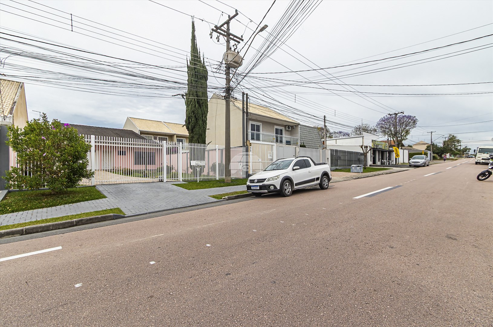 Casa à venda em Novo Mundo, Curitiba — Portal Chave Fácil