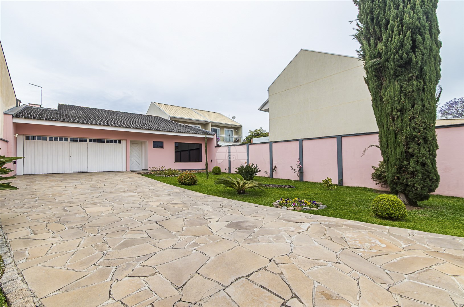Casa à venda em Novo Mundo, Curitiba — Portal Chave Fácil