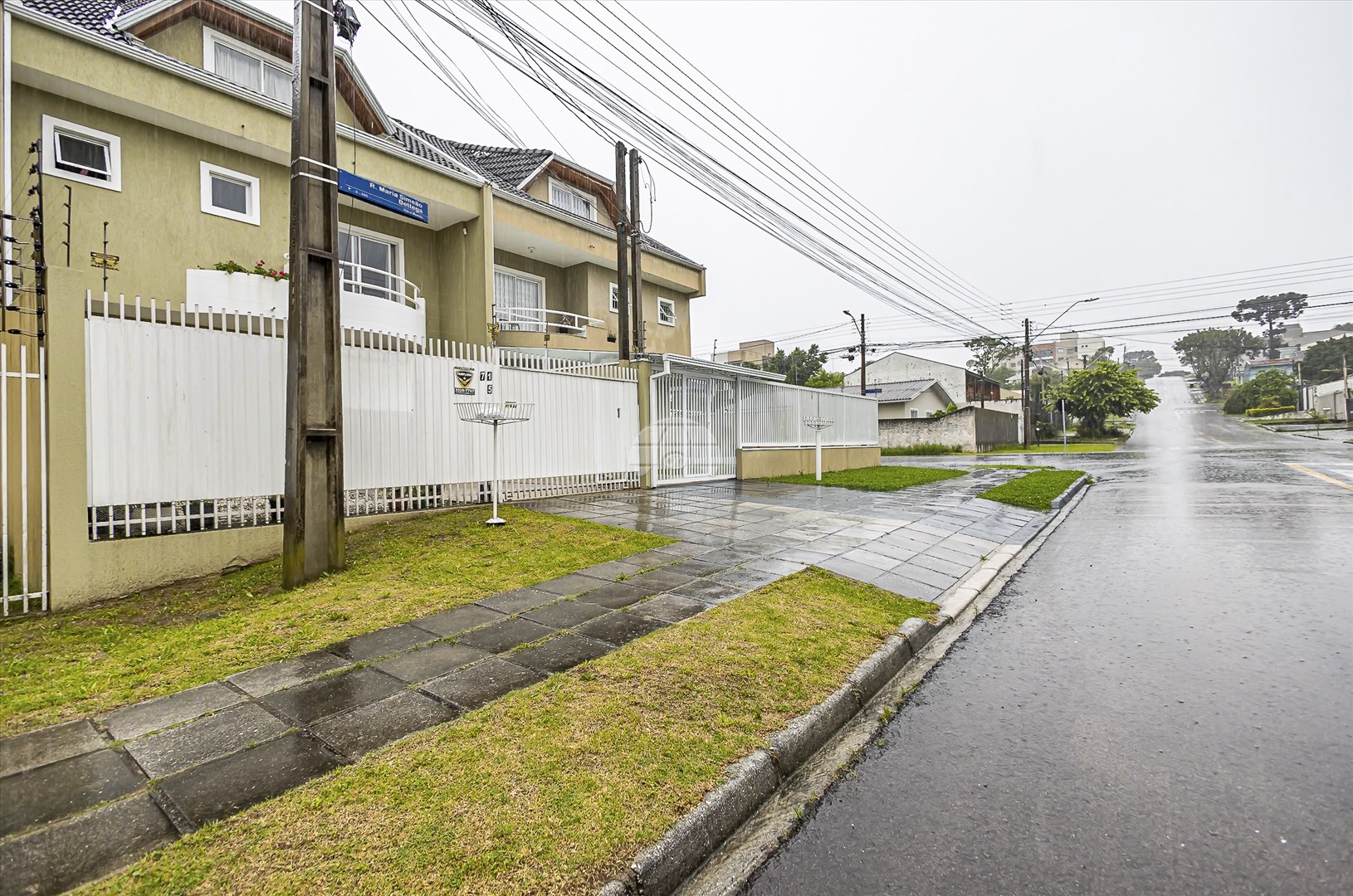Casa à venda em Novo Mundo, Curitiba — Portal Chave Fácil