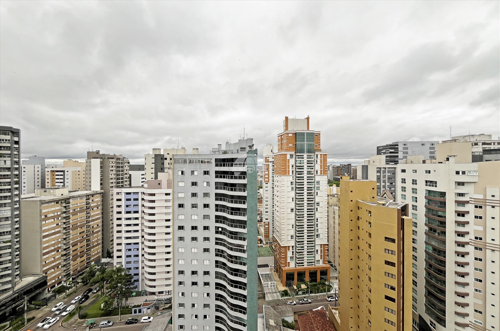 Comercial para alugar em Batel, Curitiba — Portal Chave Fácil