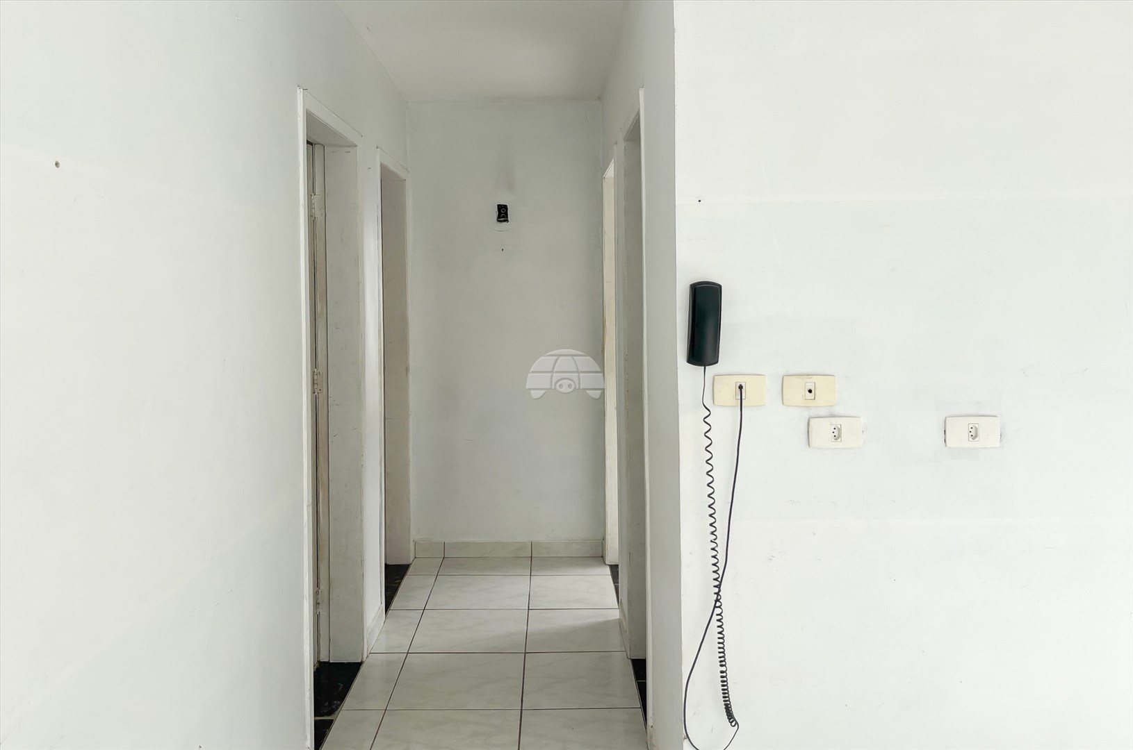 Casa para alugar em Cachoeira, Curitiba — Imobiliária Razão