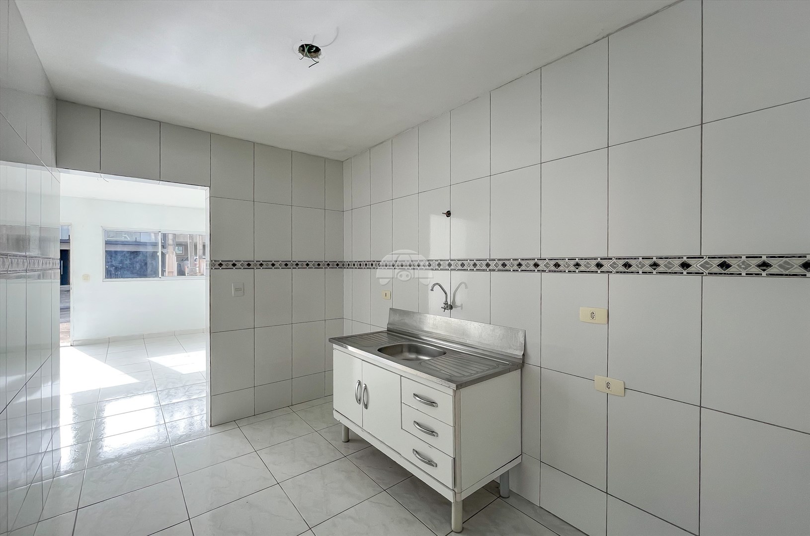 Casa para alugar em Cachoeira, Curitiba — Imobiliária Razão