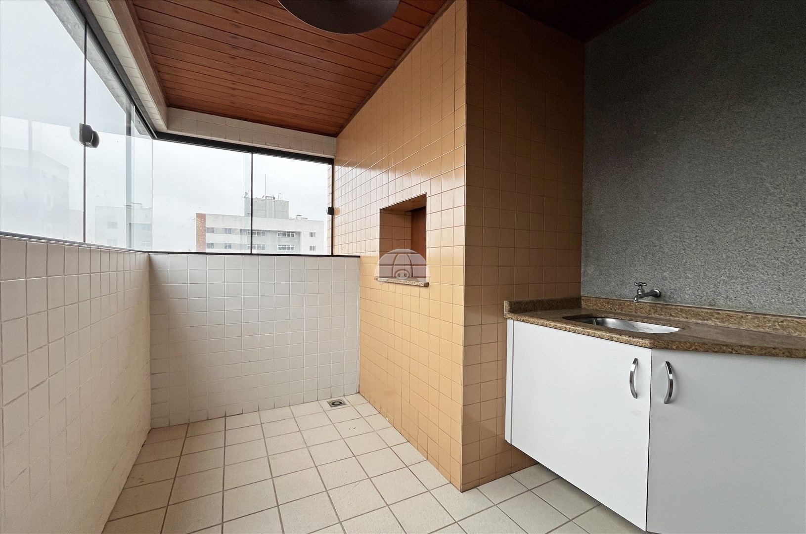 Apartamento para alugar em Cabral, Curitiba — Portal Chave Fácil