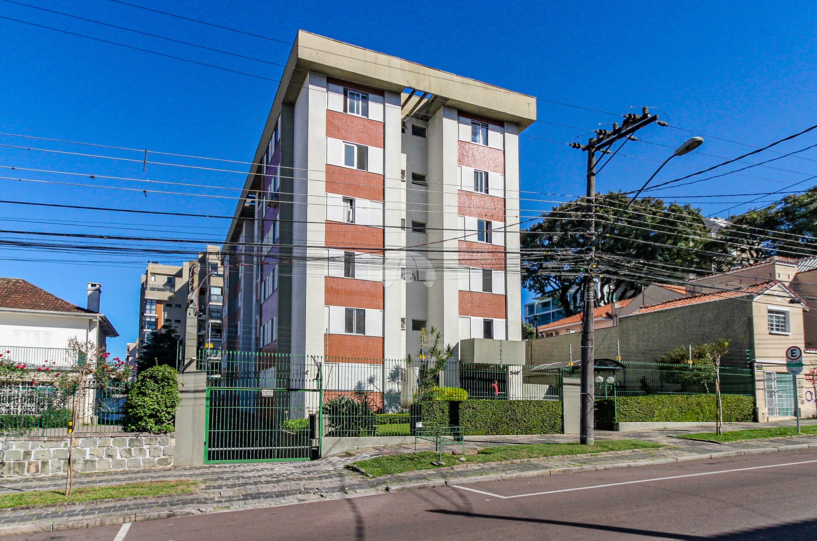 Apartamento para alugar em Mercês, Curitiba — Portal Chave Fácil