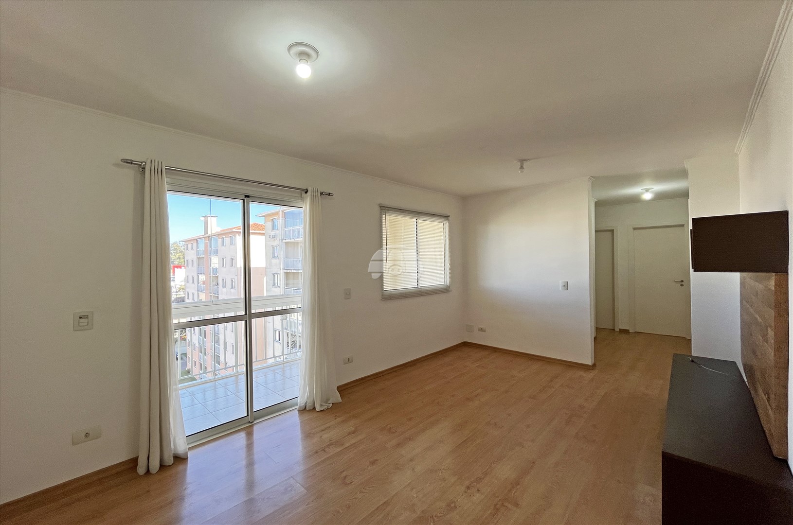 Apartamento Residencial para Locação no Bairro Capão Raso ref. 24779 (3 / 10)