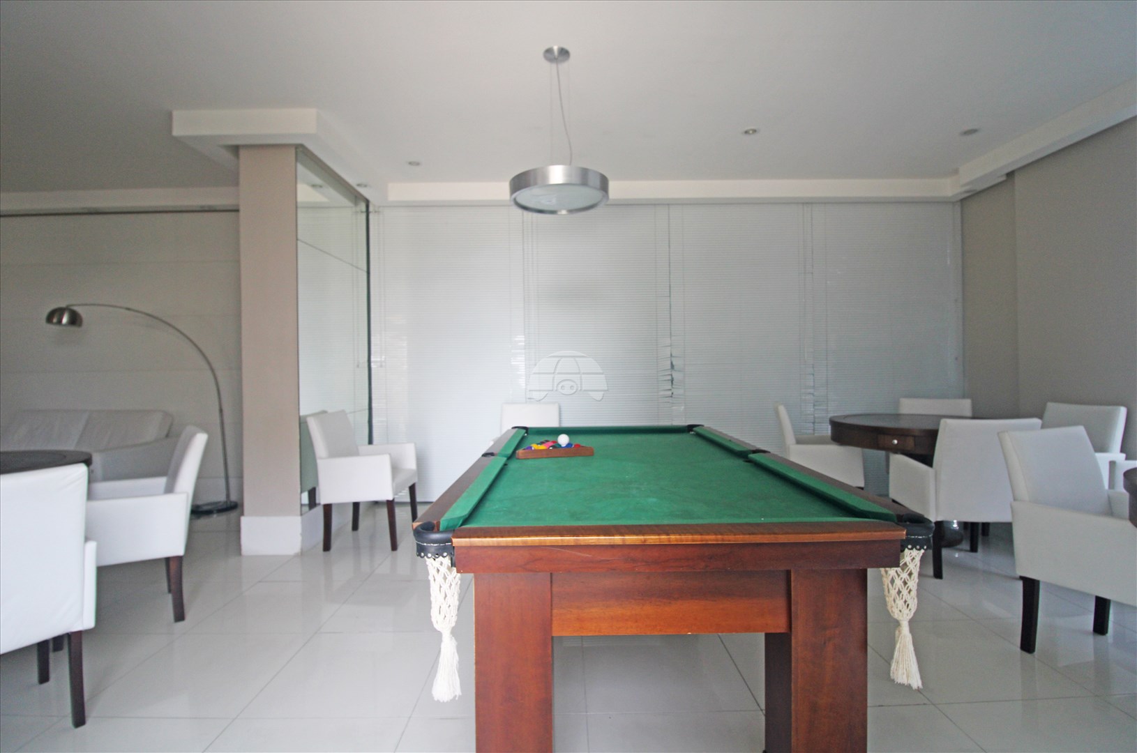 Apartamento para alugar em Centro, Curitiba — GOMES CONSULTOR IMOBILIARIO LTDA.