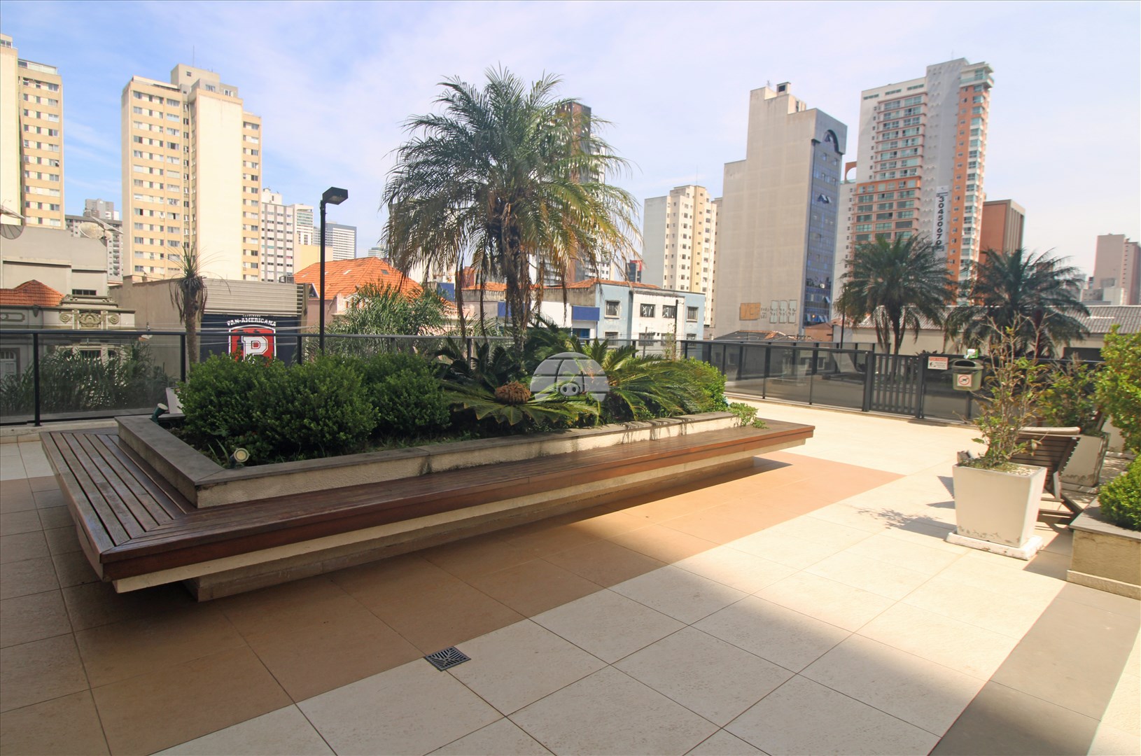 Apartamento para alugar em Centro, Curitiba — GOMES CONSULTOR IMOBILIARIO LTDA.