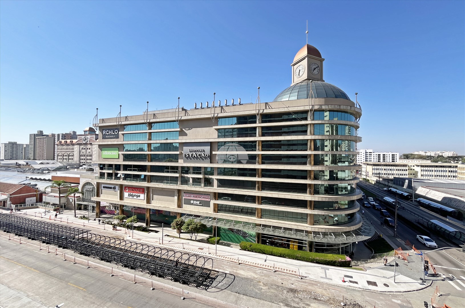 Apartamento para alugar em Centro, Curitiba — GOMES CONSULTOR IMOBILIARIO LTDA.