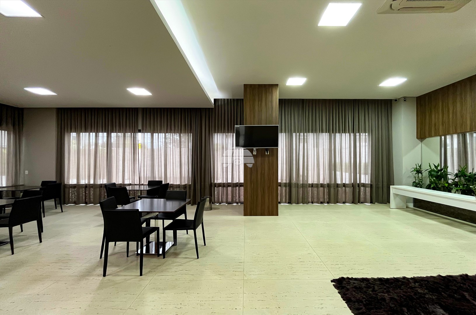 Apartamento para alugar em Juvevê, Curitiba — MAFI ADMINISTRADORA DE IMOVEIS LTDA