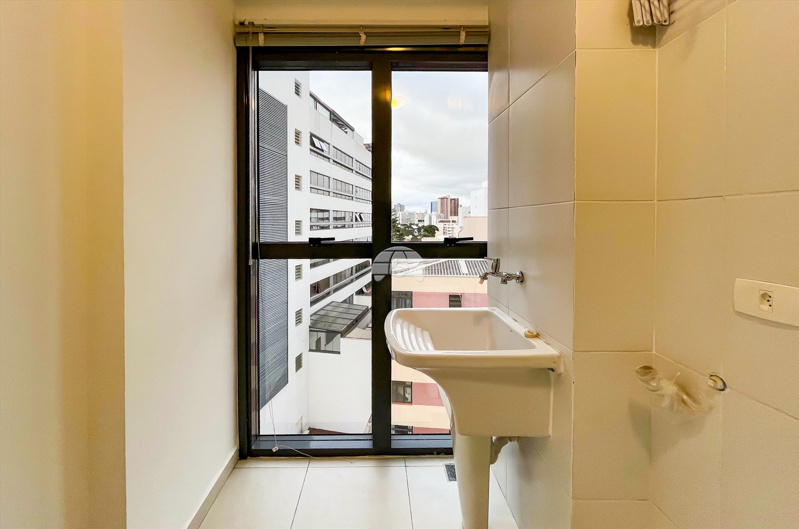 Apartamento para alugar em Juvevê, Curitiba — MAFI ADMINISTRADORA DE IMOVEIS LTDA